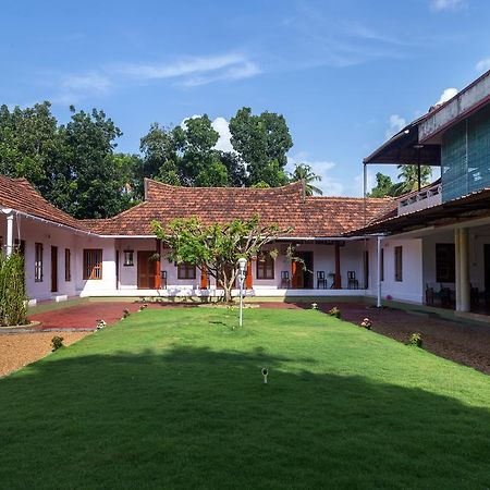 Akkara Homestay & Ayurveda Котаям Екстериор снимка