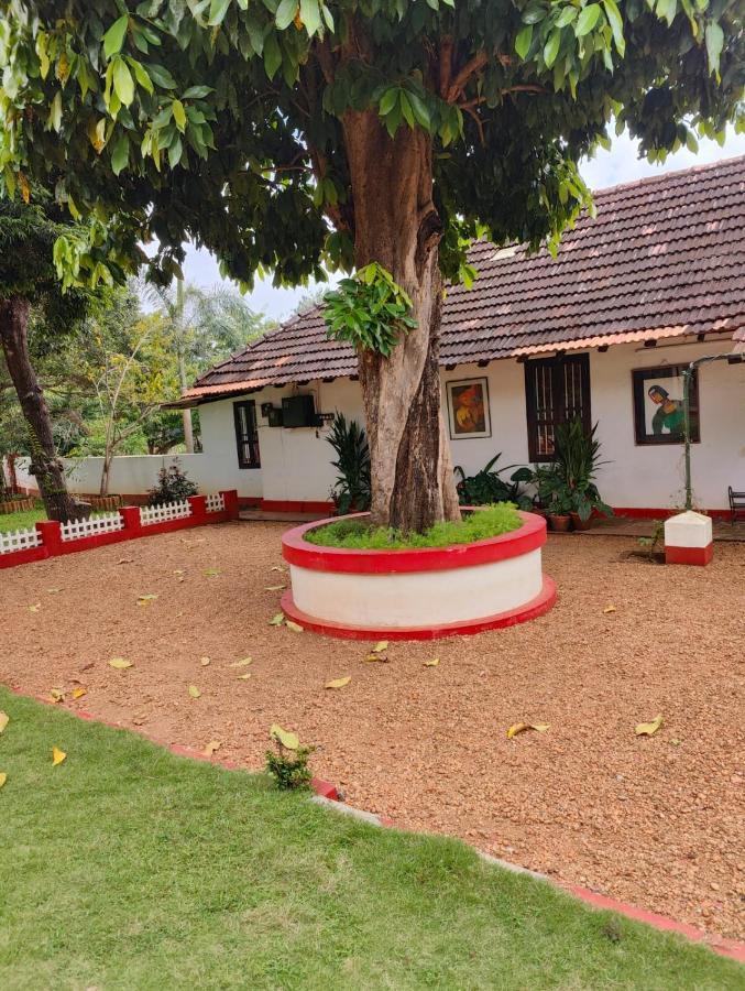 Akkara Homestay & Ayurveda Котаям Екстериор снимка