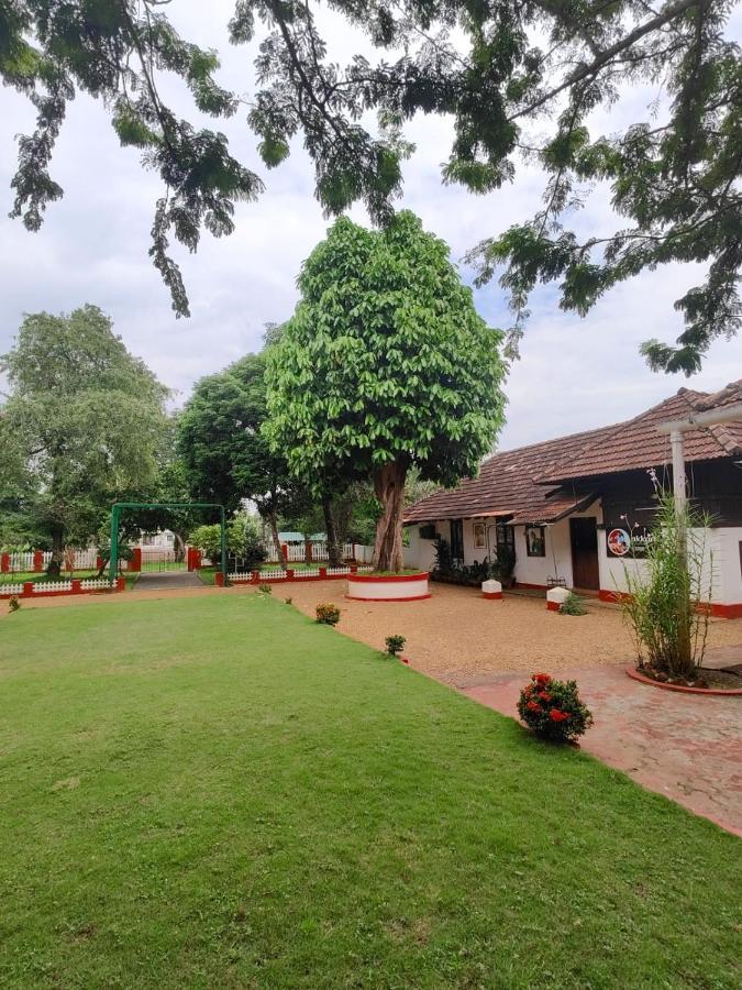 Akkara Homestay & Ayurveda Котаям Екстериор снимка