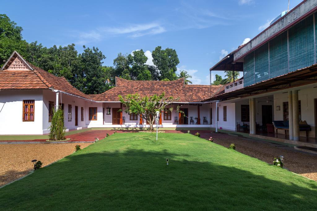 Akkara Homestay & Ayurveda Котаям Екстериор снимка